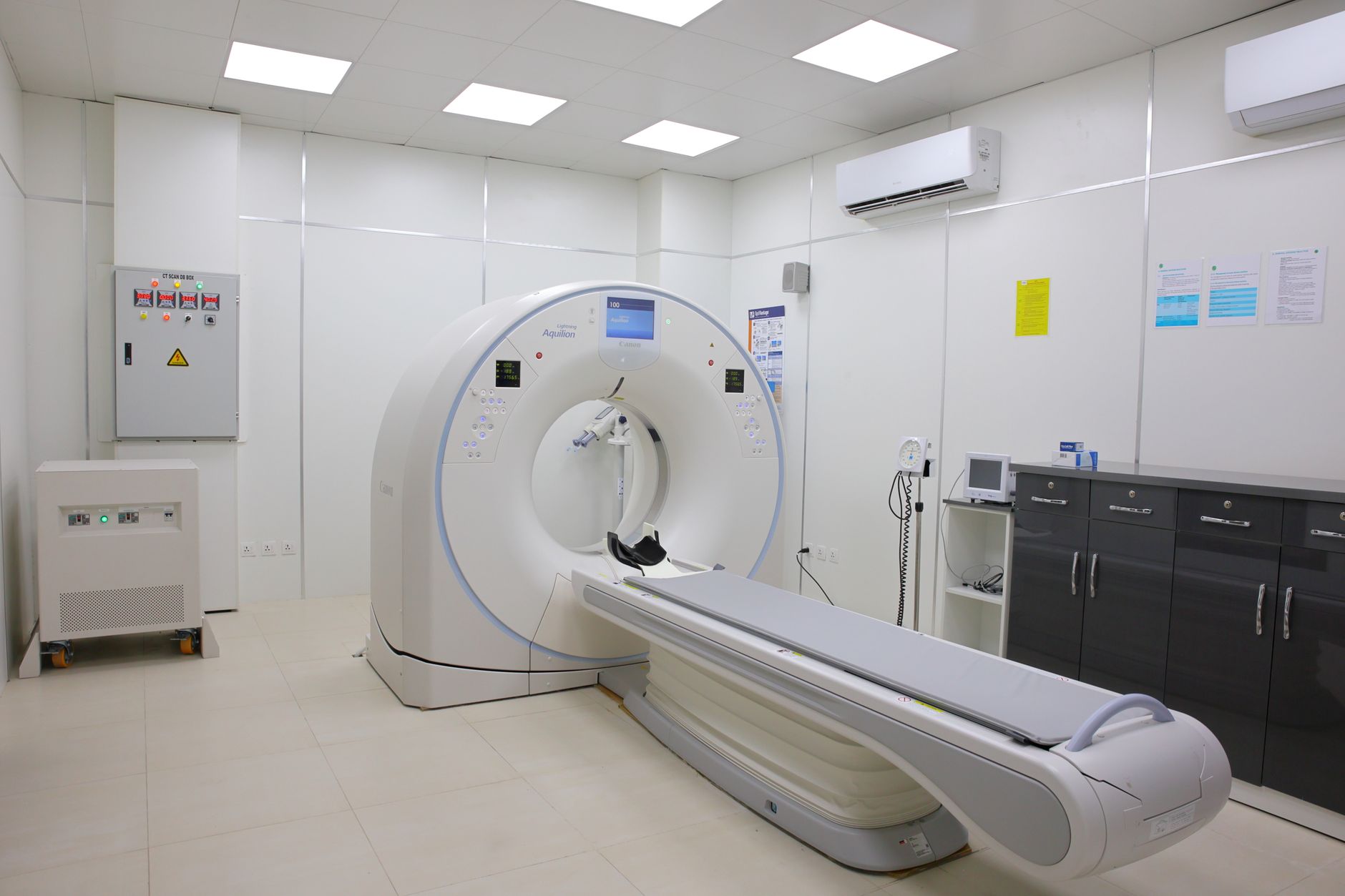 Outpatient clinic — terminal clean — before